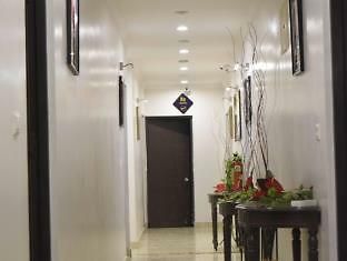 21 Milestone Hotel & Resort Nuova Delhi Esterno foto