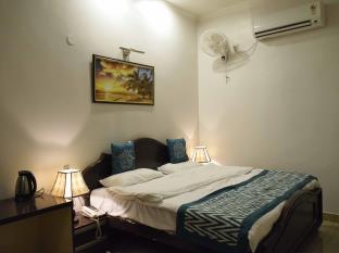 21 Milestone Hotel & Resort Nuova Delhi Esterno foto